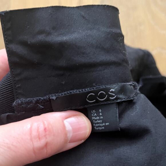 Cos mini dress with back closure, gently worn women's size 6 - Picture 9 of 11